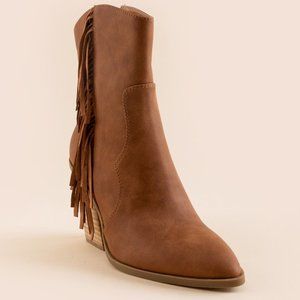 NWT Dolce Vita Nemily Fringe Boots sz 8